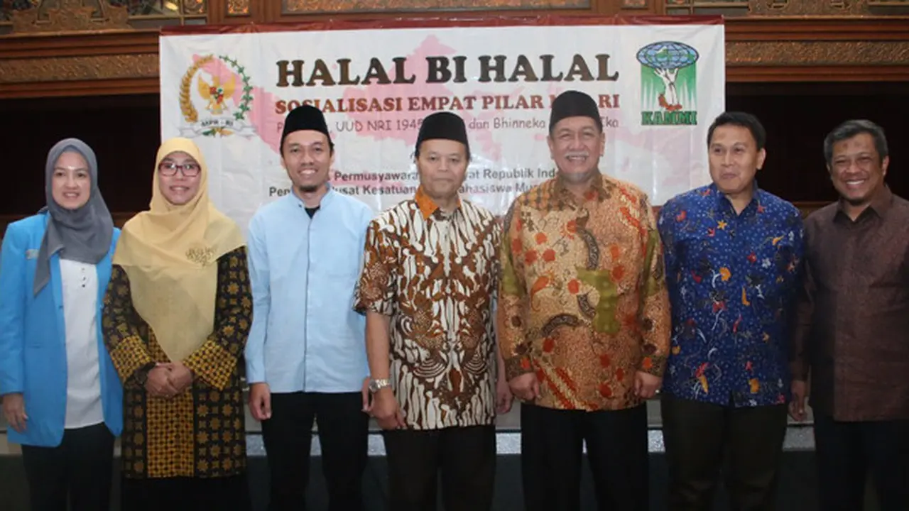 Sosialisasi Empat Pilar MPR ini dihadiri Wakil Gubernur Jabar Deddy Mizwar, KetuaTim Penggerak PKK Jabar Hj Netty Prasetiani Aher, anggota DPR Mardani Ali Sera.