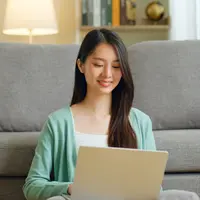 Menghentikan hoax dapat dilakukan dengan beberapa cara/copyright shutterstock/Nattakorn_Maneerat