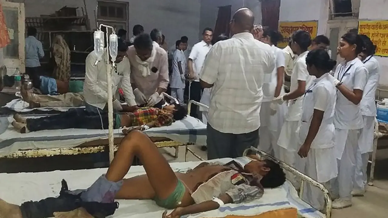 Kecelakaan truk yang menuju sebuah pesta pernikahan di India. (AFP)