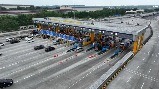 GT Cikampek Utama Jalan Tol Jakarta-Cikampek pada arus Mudik Lebaran 2022. (Dok. Jasa Marga)