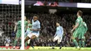 Striker Manchester City, Raheem Sterling, merayakan gol yang dicetak ke gawang Watford pada laga Premier League 2019 di Stadion Etihad, Sabtu (9/3). Manchester City menang 3-1 atas Watford. (AP/Martin Rickett)