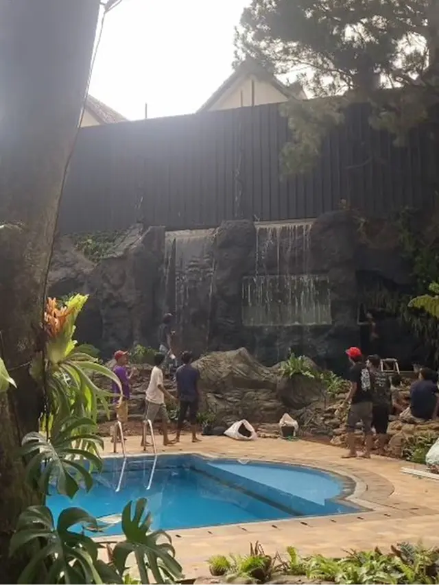 6 Potret Taman Rainforest di Rumah Raffi Ahmad, Ada Air Terjun Mengalir