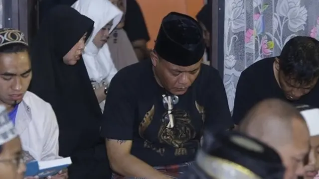7 Momen Tahlilan Mendiang Lina, Sule Tak Kuasa Tahan Tangis