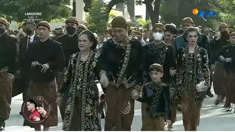 Presiden Joko Widodo (Jokowi) dan keluarga besarnya sudah tiba di Loji Gandrung, Solo.