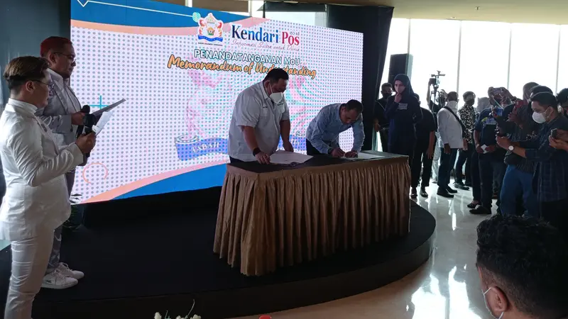 Kadin Sulawesi Tenggara melakukan MoU dengan sejumlah pengusaha dalam rangka percepatan investasi dan peningkatan usaha.(Liputan6.com/Ahmad Akbar Fua)