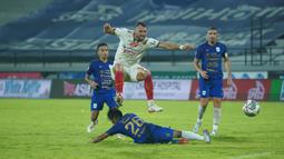 Bermain di Stadion Kapten I Wayan Dipta, Kamis (6/1/2022), Persija berhasil membuka keunggulan di menit ke-14. Lewat umpan silang Marco Motta, Marko Simic yang berada di kotak penalti PSIS berhasil menyundul bola dan sukses membobol gawang Jandia Eka Putra. (Dok Persija)