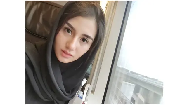 Potret selfie Novita Hardini yang mencuri perhatian