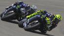 Pembalap Monster Yamaha, Valentino Rossi, saat beraksi pada MotoGP Andalusia di Sirkuit Jerez, Minggu (26/7/2020). Fabio Quartararo berhasil finis pertama dengan catatan waktu 41 menit 22,666 detik. (AP Photo/David Clares)