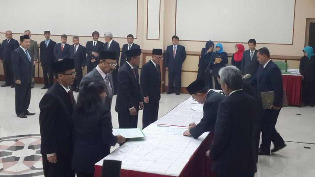 Menteri Energi dan Sumber Daya Mineral (ESDM) Sudirman Said melakukan penyegaran jajaran pejabat di Kementerian ESDM.