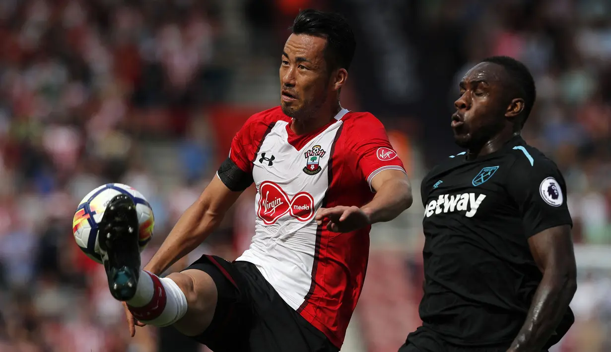 Maya Yoshida yang baru saja bergabung dengan LA Galaxy di MLS pada awal musim 2023/2024 tercatat total mencetak 6 gol di Premier League. Keenam gol tersebut dicetaknya dalam 154 laga bersama Southampton yang dibelanya selama 7,5 musim sejak 2012/2013 hingga tengah musim 2019/2020. (AFP/Adrian Dennis)