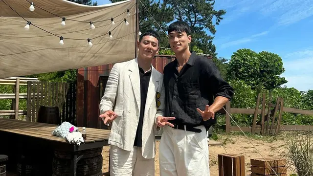 Lee Gwan Hee unggah foto bersama kontestan Single's Inferno 3. [Foto: Instagram/leegwanhee0429]