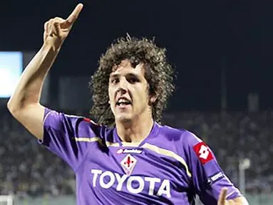 Kegembiraan striker Fiorentina, Stevan Jovetic setelah mencetak gol menghadapi Sporting Lisbon di leg kedua playoff Liga Champions di Artemio Franchi, Florence, 26 Agustus 2009. AFP Photo/FABIO MUZZI