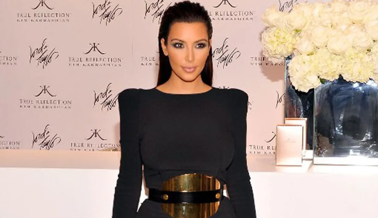 Meskipun kabar perceraian antara Kim Kardashian dan Kanye West terus ramai beredar, sampai saat kabarnya orang tua dari North dan Saint West ini tidak memiliki rencana untuk mengakhiri rumah tangganya. (AFP/Bintang.com)