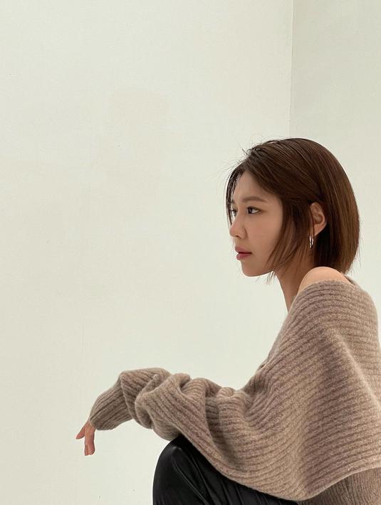 "Rip the legend long flip hair," kata salah satu penggemar di kolom komentar Instagram Sooyoung. (Foto: Instagram/ sooyoungchoi)