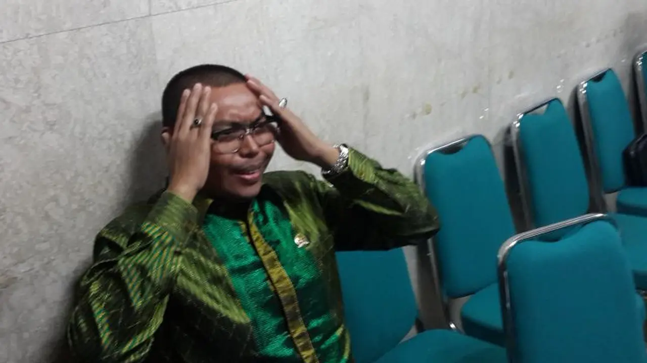 Anggota Komisi VII DPR RI Mochtar Tompo mengaku mendapat perlakuan tidak menyenangkan dari Presiden Direktur Freeport Indonesia.