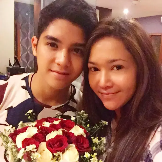 Buka Suara Soal Nikah Siri Anaknya, Ini 6 Potret Maia Estianty dan Al Ghazali