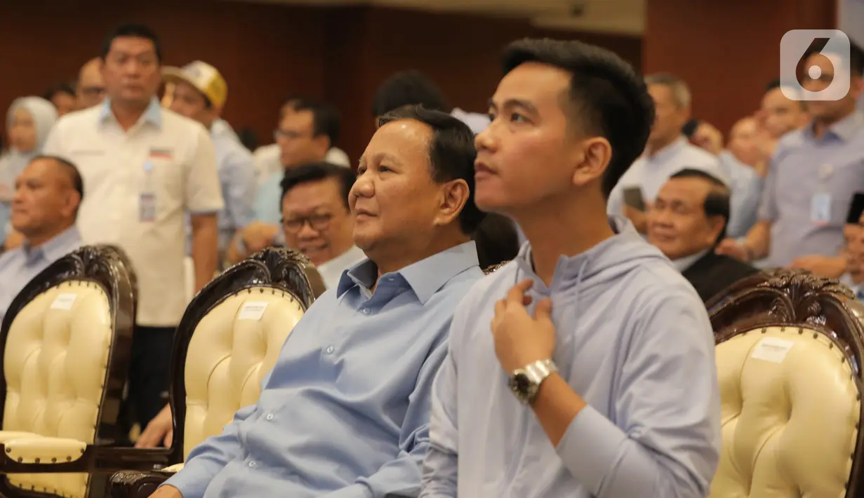 Pasangan capres-cawapres nomor urut dua, Prabowo Subianto dan Gibran Rakabuming Raka menghadiri Rapat Koordinasi Nasional (Rakornas) di Hotel Borobudur, Jakarta,  Jumat (1/12/2023). (merdeka.com/Arie Basuki)