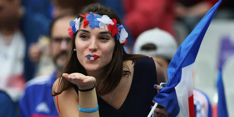 20160611-Euro-2016-Prancis-Suporter-Cantik-Reuters