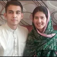 Berbagai cara dapat dilakukan dengan pasangan suami istri untuk menghabiskan waktu bersama. Naga ‘Lyla’ senang berburu film di bioskop dengan sang istri.  