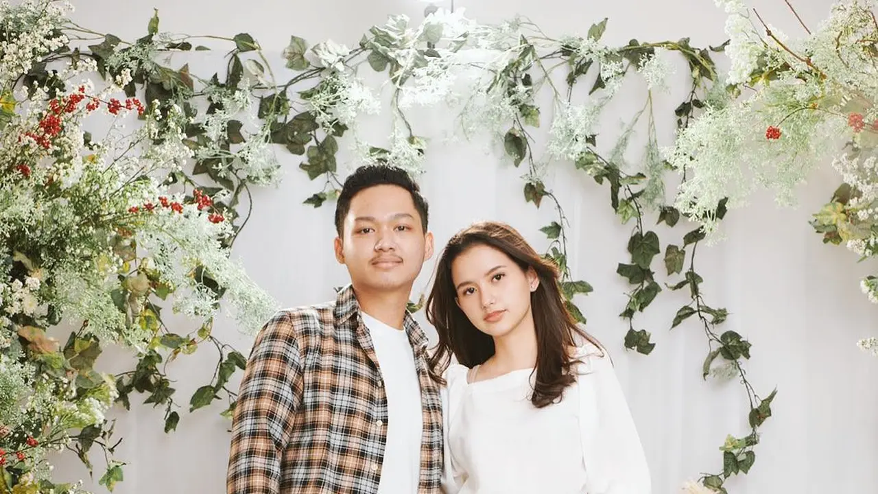 [Fimela] Azriel Hermansyah dan Sarah Menzel