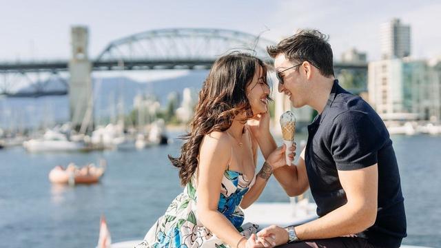 Liburan Mike Lewis dan Janisaa Pradja di Kanada