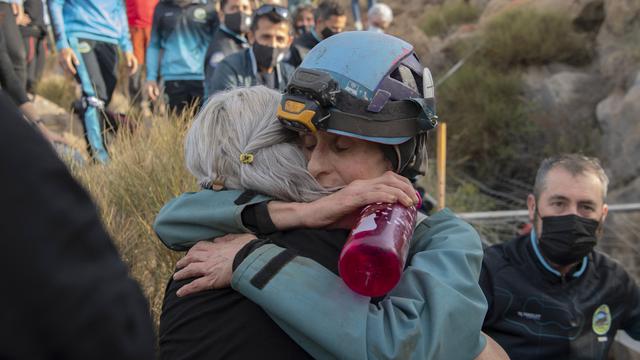 Pendaki Spanyol meninggalkan gua setelah 500 hari dalam isolasi