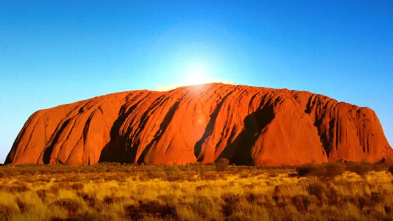 Bersiaplah untuk Terkesima oleh Uluru dan Para Penjaganya