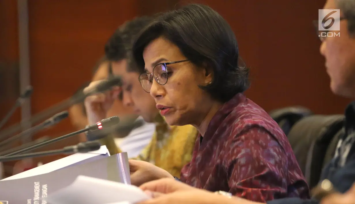 Menteri Keuangan Sri Mulyani saat konferensi pers APBN KiTa Edisi Feb 2019 di Jakarta, Rabu (20/2). Realisasi defisit APBN pada Januari lebih tinggi dari periode yang sama tahun lalu mencapai Rp37,7 triliun. (Liputan6.com/Angga Yuniar)