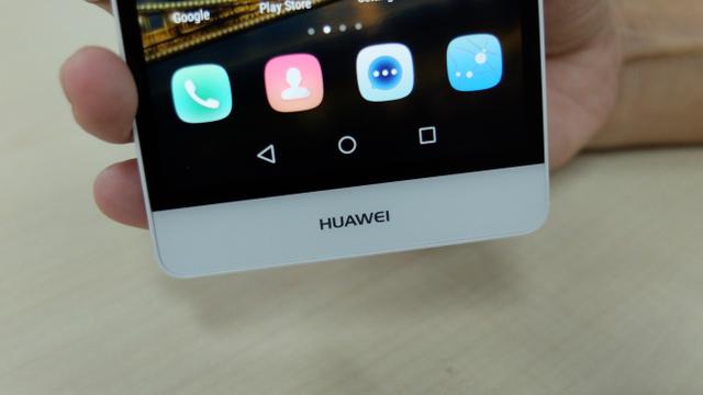 Sisi Bawah Bodi Depan Huawei P8 Lite
