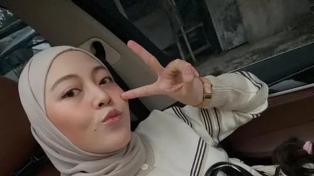 5 Deretan Selebgram yang Sukses Bangun Bisnis Fashion hingga Raup Omzet Besar. (instagram/yistiyisnika)