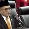 Ketua DPRD DKI Jakarta sisa masa jabatan 2024-2029 Suhud Alynudin mengucapkan sumpah/janji dalam rapat parisarna DPRD DKI Jakarta di Jakarta, Senin (8/6/2026). (Antara)