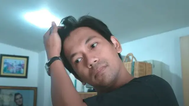 6 Potret Terbaru Rian D'Masiv Usai Potong Rambut, Penampilannya Berubah