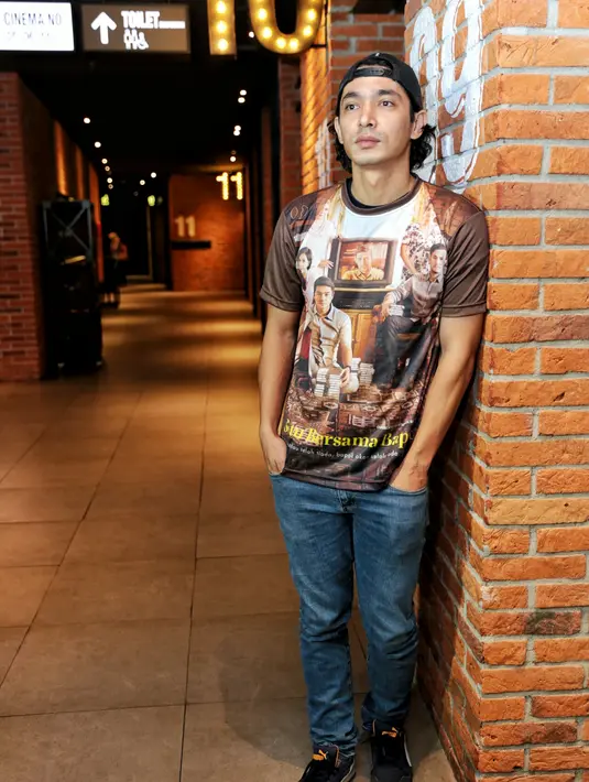 Dalam kesempatan yang sama, Abimana Aryasatya mengaku bahwa sebagai seorang ayah selalu ingin membahagiakan anak-anaknya. Bahkan yang menjadi salah satu favorit bersama anaknya adalah mancing bareng. (Adrian Putra/Bintang.com)