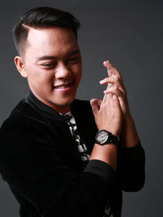 Penyanyi jebolan ajang pencarian bakat, Danang D'Academy siap memberikan penampilan terbaiknya dalam panggung spektakuler malam puncak hari jadi SCTV tersebut. (Adrian Putra/Bintang.com)