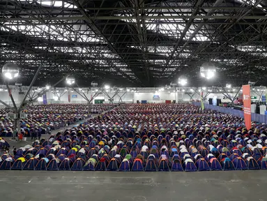 Tenda menyelimuti area berkemah di Festival Teknologi Campus Party di Sao Paulo, Brasil, Rabu (31/1). Campus Party adalah festival teknologi 24 jam tahunan. (AP Photo/Andre Penner)