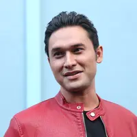 Dikatakannya, ia dan Umi Pipik hanya sekedar teman. Untuk kiriman itu pun ia juga mengaku salah dan hanya iseng saja. (Nurwahyunan/Bintang.com)