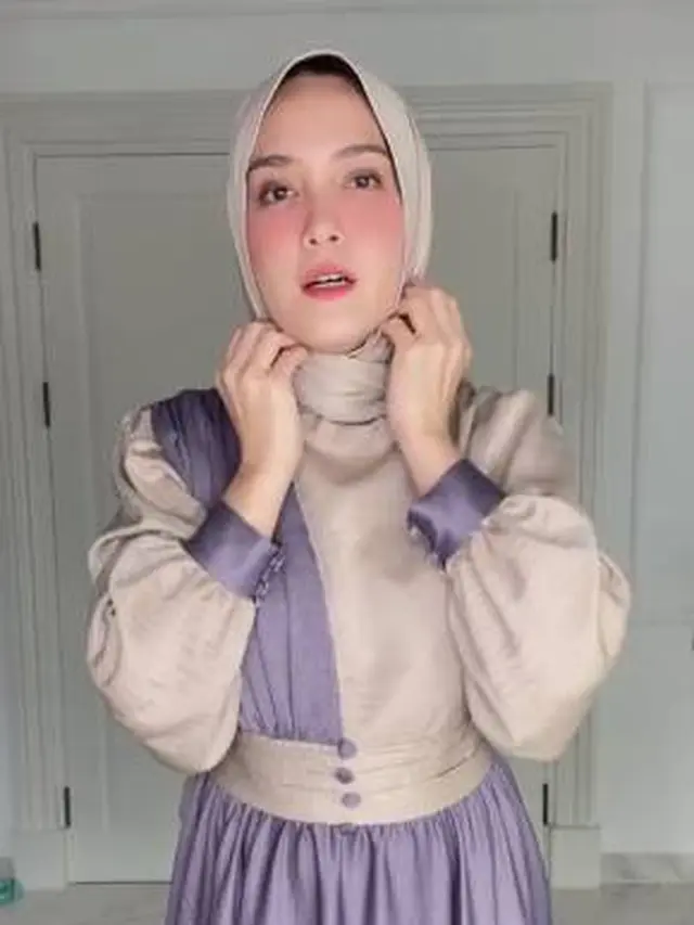 Rilis Busana Ramadan, Ini 7 Gaya Shandy Aulia yang Tampil Tertutup Hingga Berhijab