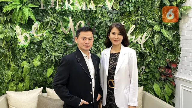 dr Lusiyanti SpKK dan dr Rudianto Sutarman SpDV Usai Memberikan Pemaparan terkait Ultraformer MPT (Foto: Dokumentasi Health Liputan6.com)