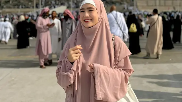 Potret Febby Rastanty saat Jalani Umroh (credit: instagram/febbyrastanty)