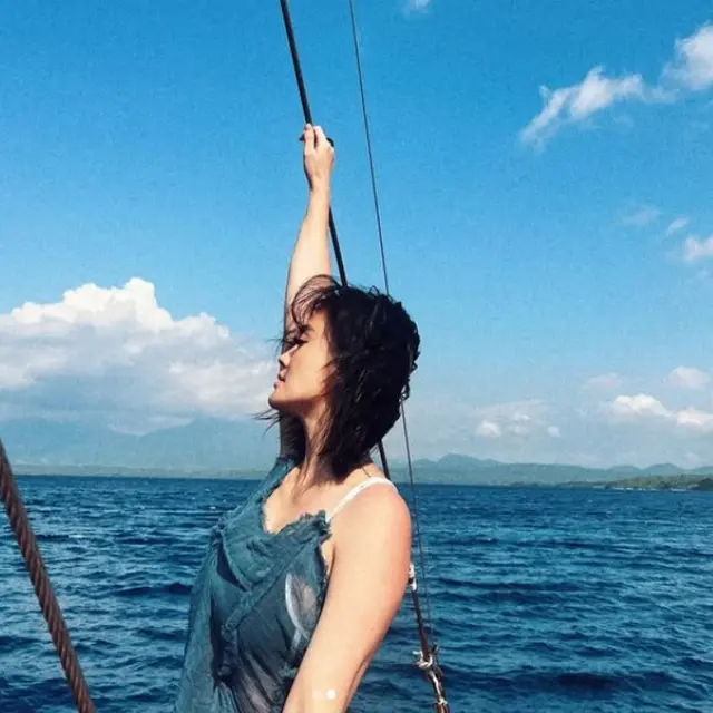Unggah Foto Liburan di Bali, Gaun Menerawang Agnez Mo Bikin Salah Fokus.  foto: Instagram @agnezmo