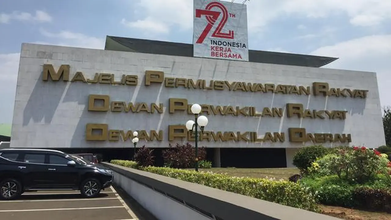 Sukses Manajemen ASN, Setjen DPR RI Raih Penghargaan BKN Award 2022