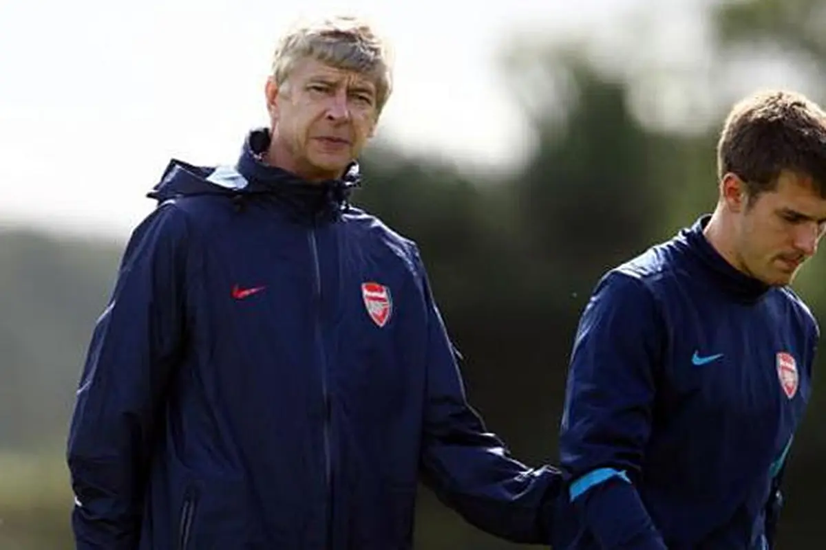 wenger-ramsey-131107b.jpg