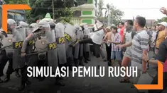 Polres Tegal Jawa Tengah gelar simulasi penanganan jika pelaksanaan pemilu berakhir rusuh. Simulasi melibatkan water cannon dan anjing pelacak.