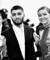 Setahun menjalin kasih, pasangan Zayn Malik dan Gigi Hadid kabarnya akan menjalin hubungan serius. Sempat membawa Zayn ke rumah ibunya, Yolanda Hadid, namun Gigi tidak mendapat restu keluarganya. (AFP / MIKE COPPOLA / GETTY IMAGES NORTH AMERICA)