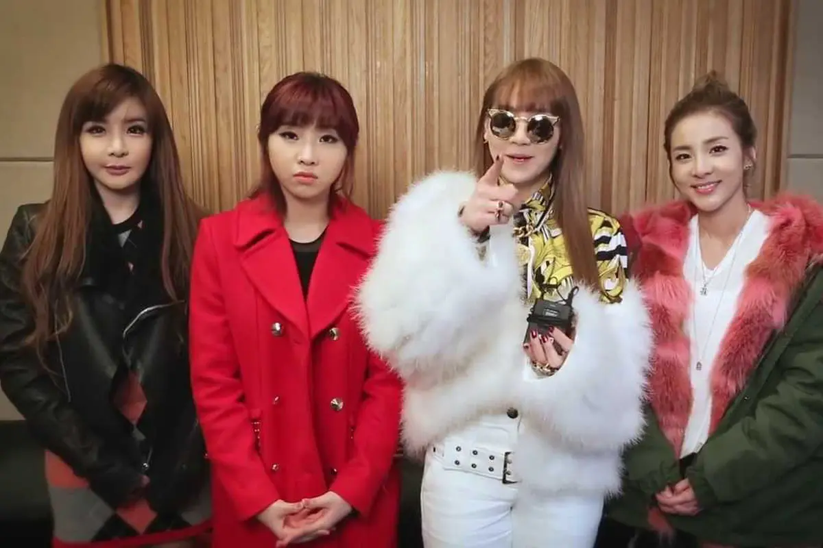  Karya Terbaru 2NE1 Dapat Acungan Jempol dari Billboard