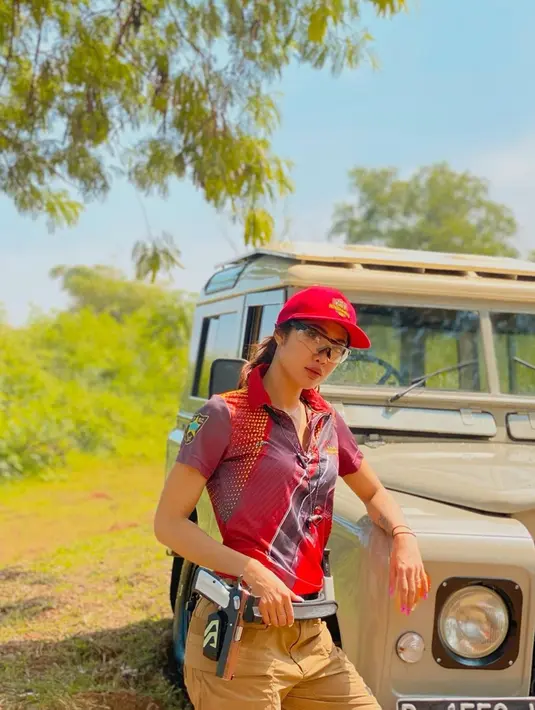 Gaya Widi Vierratale saat jalani hobinya ini pun tak lepas dari sorotan. Bahkan, tak sedikit pula netizen yang memuji penampilan serta hobi yang dijalani. (Liputan6.com/IG/@_widikidiw_)