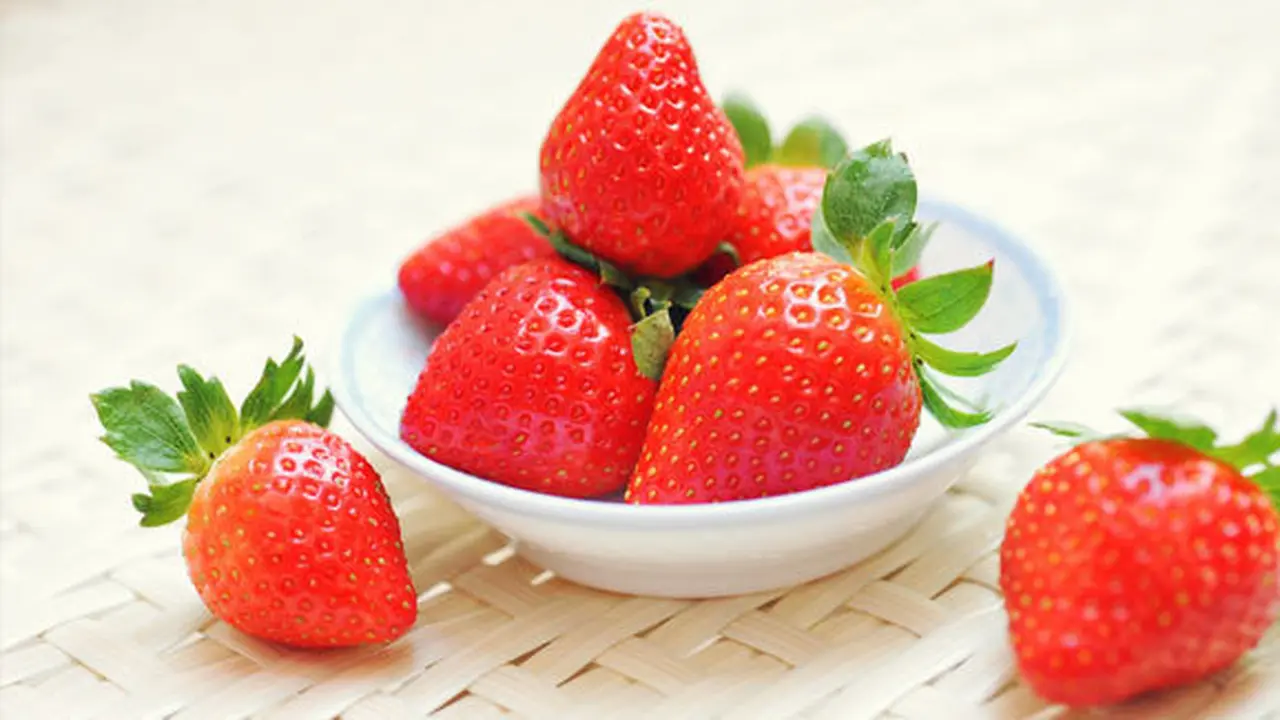 (c) shutterstock