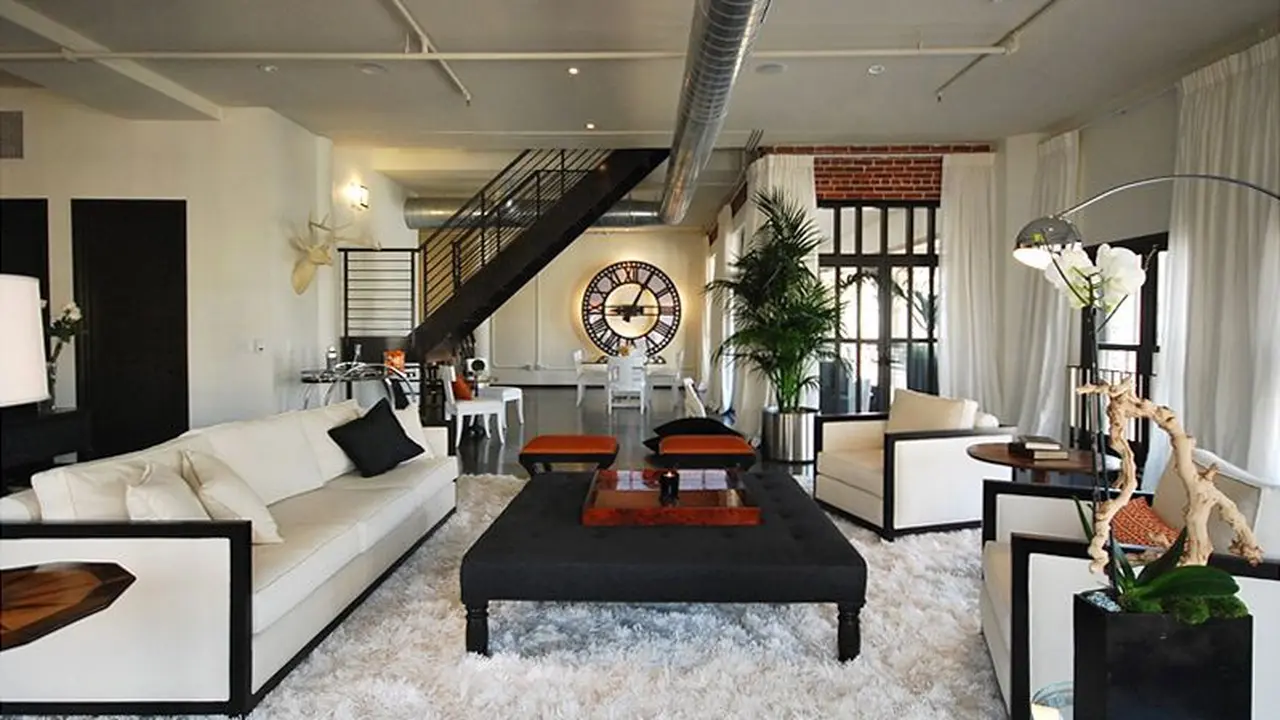 Rumah.com Jual Penthouse, Charlize Theron Rugi Rp13 Miliar