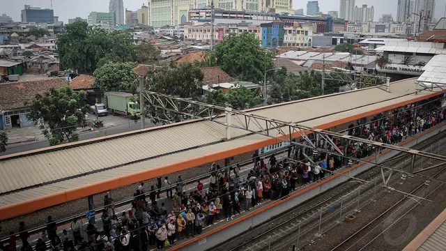 Tarif KRL Untuk Lima Stasiun Naik 110 Persen