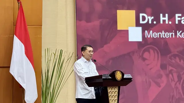 Menteri Kebudayaan (Menbud) Fadli Zon dalam acara peluncuran Program Dana Indonesiana 2025 di kantor Kementerian Kebudayaan, Senayan, pada Senin (5/5/2025).